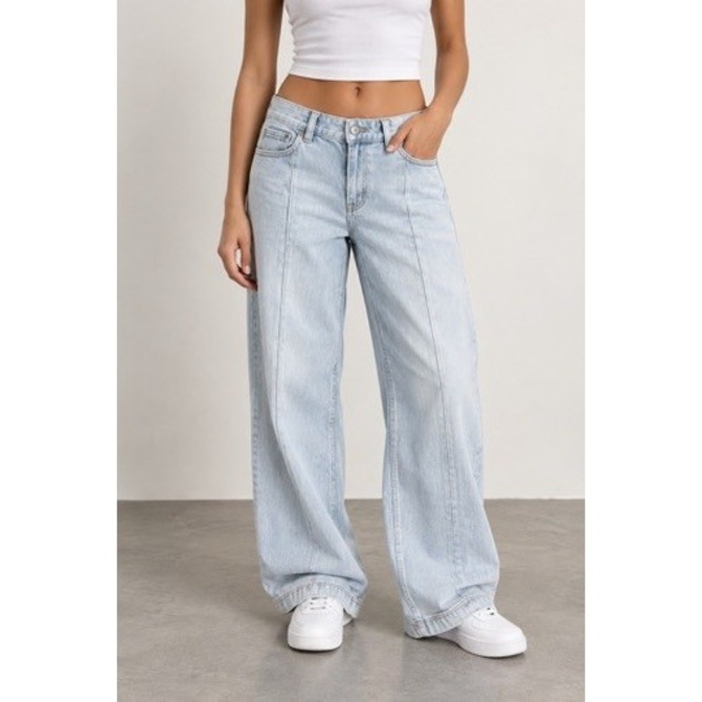 American Eagle Low-Rise Baggy Wide Leg Jeans Light Wash Front Seam Size 2 Reg
